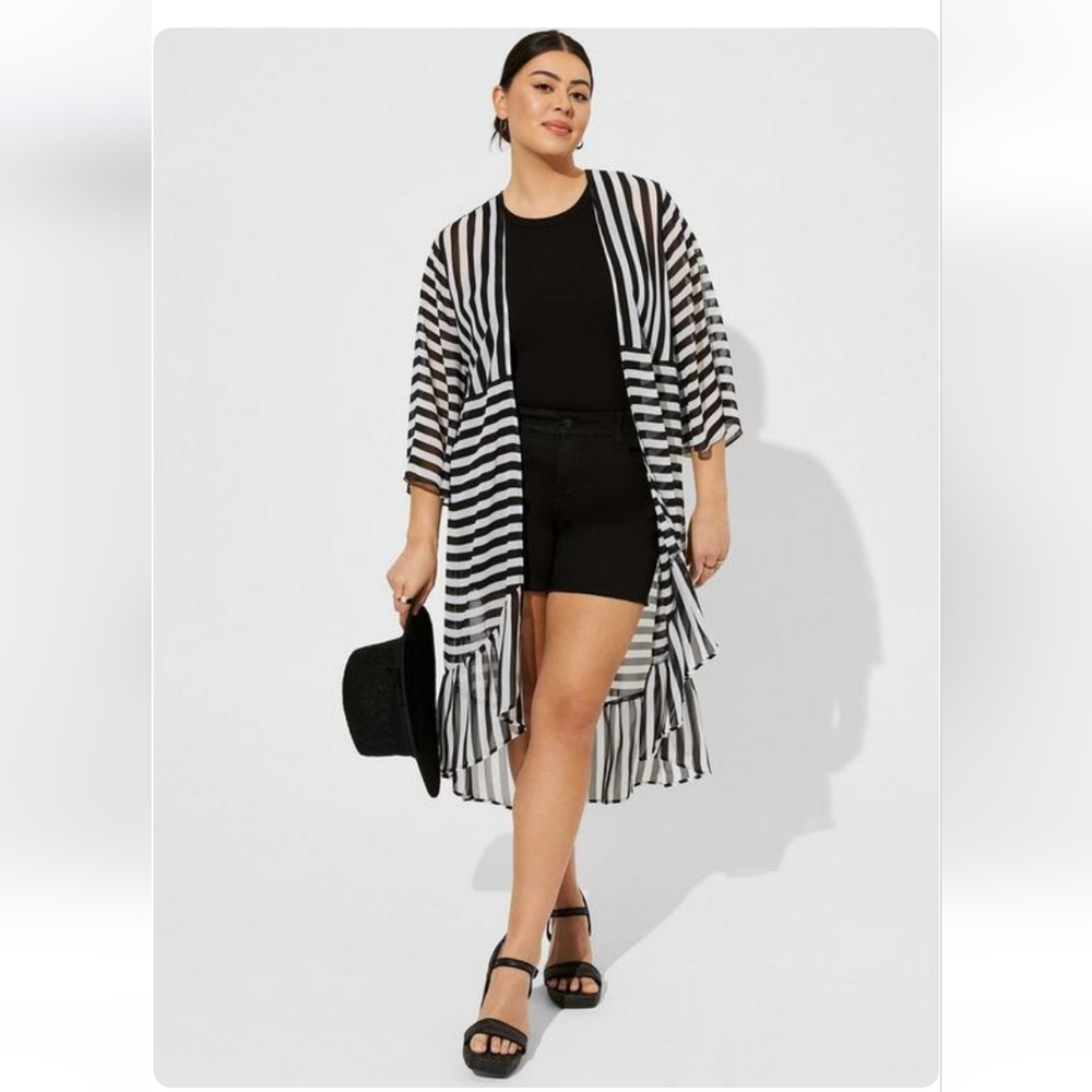 Torrid 1X Chiffon Hi Low Print Mix Kimono Black and White Stripe